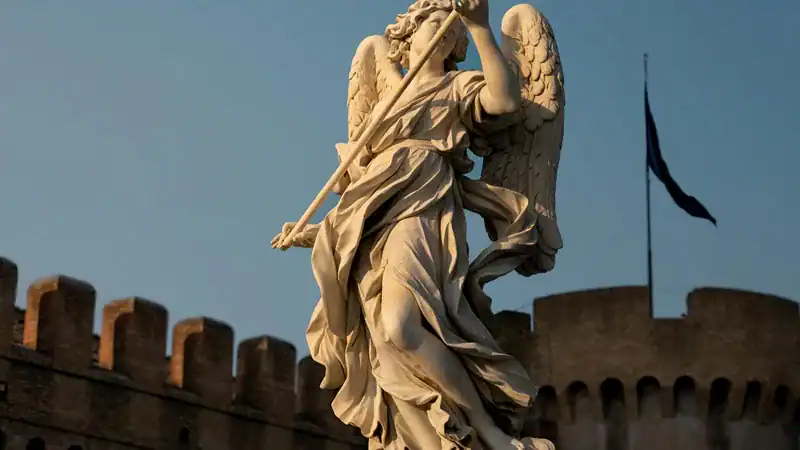 Bernini-Engelsstatue im Detail vor der Engelsburg
